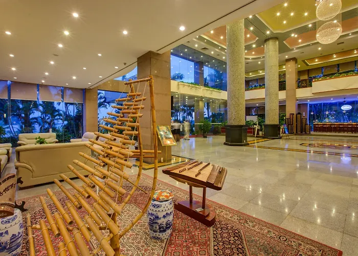 Khách sạn Plaza