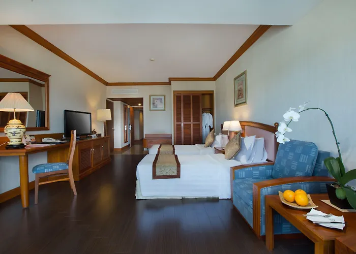 Khách sạn Plaza 4*