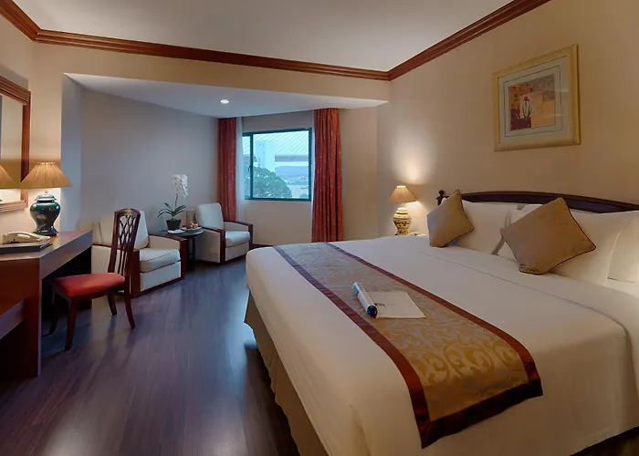 Khách sạn Plaza Hạ Long