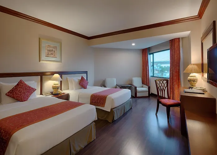 Khách sạn Plaza 4*