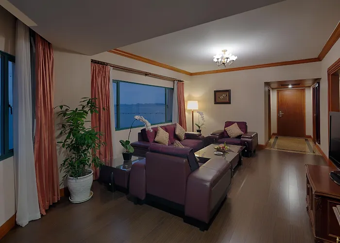 Plaza Hotel Ha Long