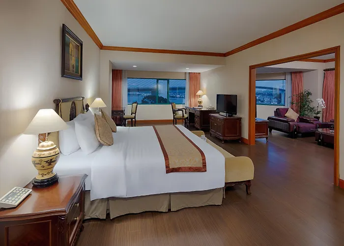 Plaza Hotel Ha Long