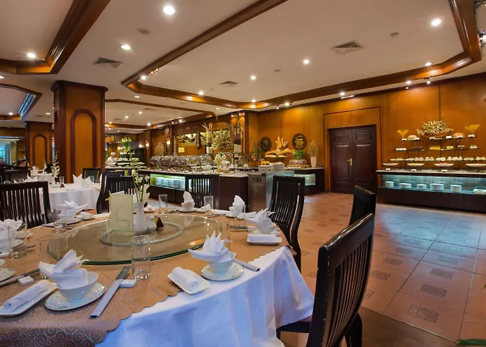 Plaza Khách sạn 4*