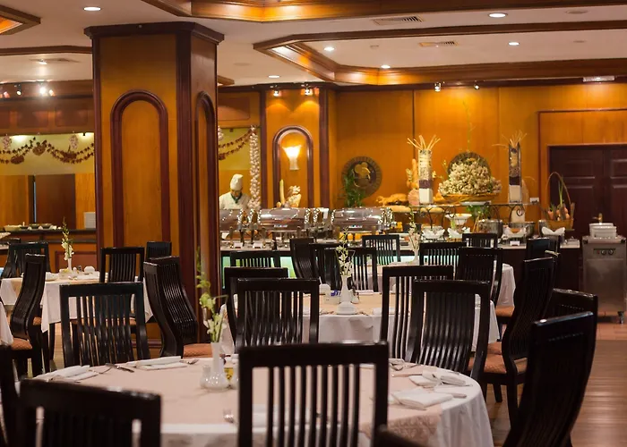 Plaza Khách sạn 4*