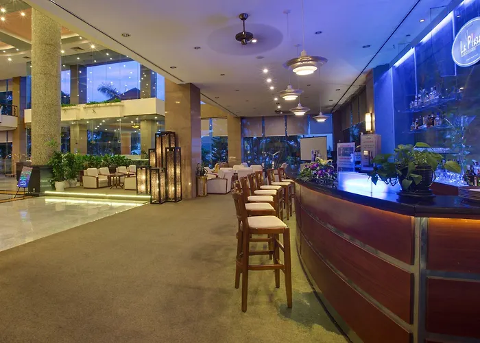 Plaza Hạ Long