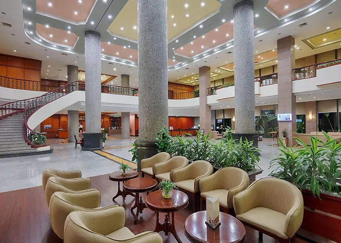 Khách sạn Plaza