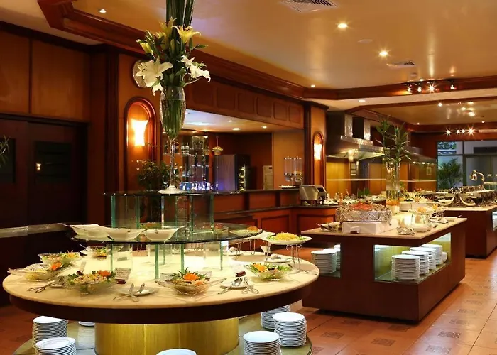 Plaza Khách sạn 4*