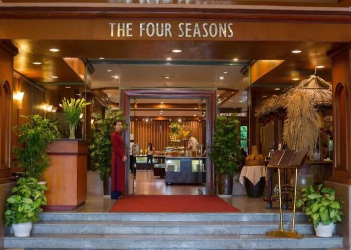 Plaza Hotel Ha Long
