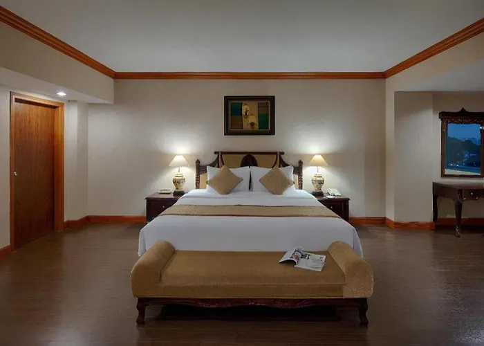Plaza Hotel 4*