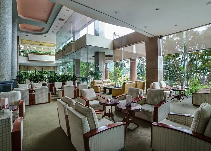 Khách sạn Plaza